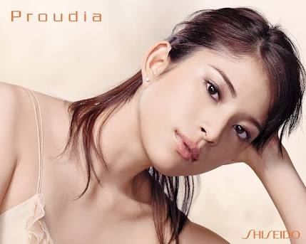 SPEED上原多香子が「会いに行けるアイドル」に、地元・沖縄の化粧品店に