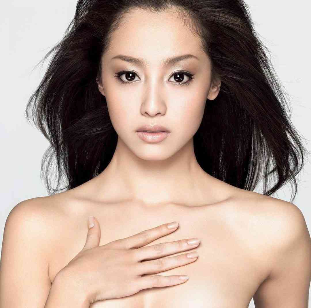 芸能人の名前を書くと同じ立ち位置の芸能人を誰かが答えてくれるトピ