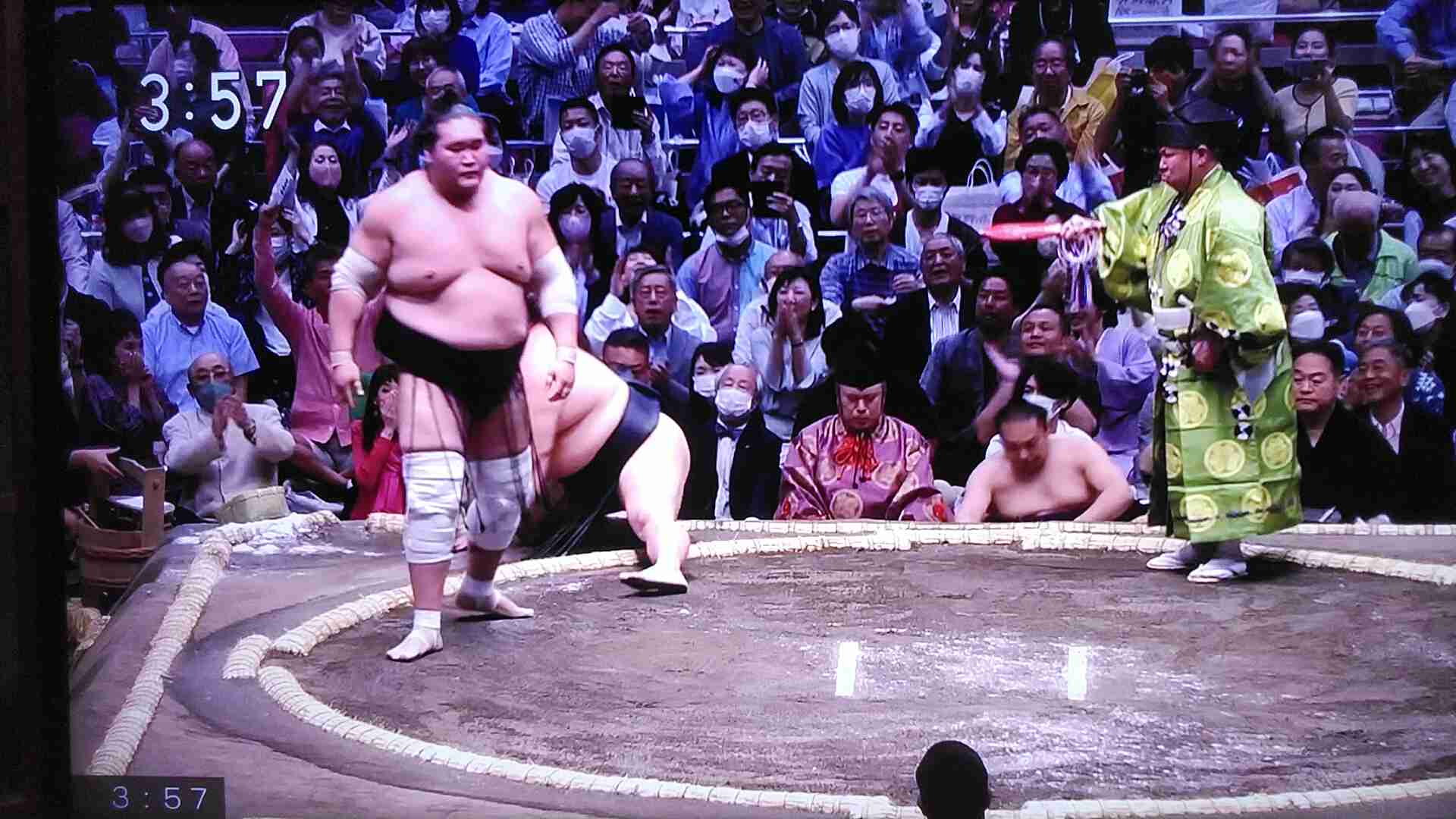 髪を結ぶと頭が痛い