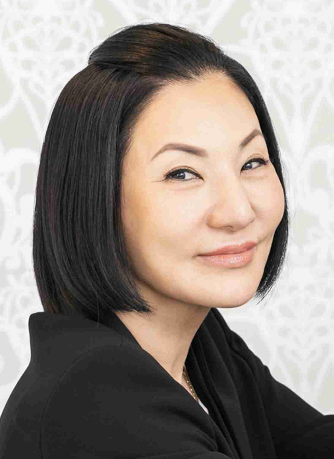 美容整形でパスポートの顔写真と違いすぎる旅行者、空港の出国審査で足止めされる(豪)