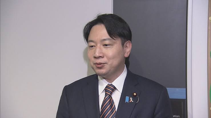 政府、自殺対策チームの設置支援 こども相が言及、自治体後押し
