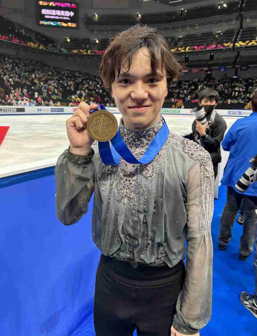 宇野昌磨　交際中の「まぼ」本田真凜との2ショット9枚投稿　真凜からはツッコミも　交際公表後、初の2S投稿