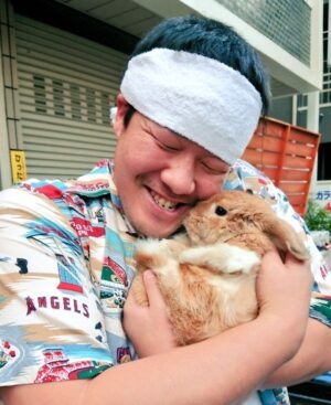 『サンクチュアリ』の一ノ瀬ワタル 15万円で購入した恋愛教習本に「夜の布団でお母さんと叫べ」 実践した結果に苦笑い
