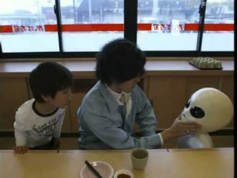 かっぱ寿司で働くロボット、何かがおかしい… 「ついに河童が地上に」驚きの声続出