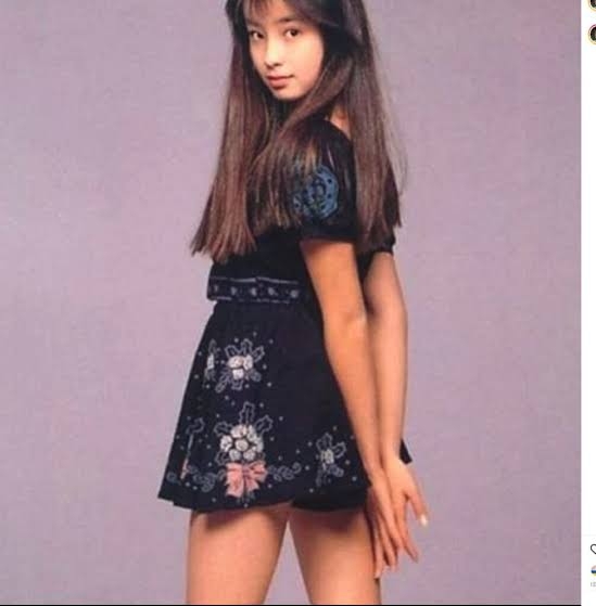 お人形さんみたいに見える有名人の画像