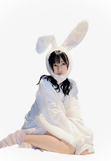 お人形さんみたいに見える有名人の画像