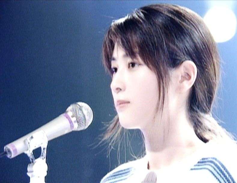 お人形さんみたいに見える有名人の画像