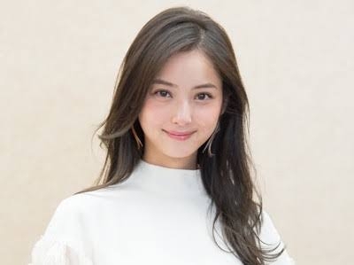 お人形さんみたいに見える有名人の画像