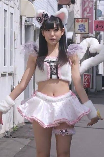 お人形さんみたいに見える有名人の画像