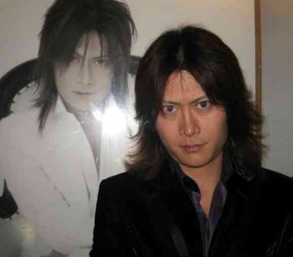 「結婚相談所に登録してしまいました（笑）」元ナンバーワンホストの頼朝が51歳で感じた孤独。「今の子たちってみんな刹那的」社会問題化している令和ホストと客に物申す