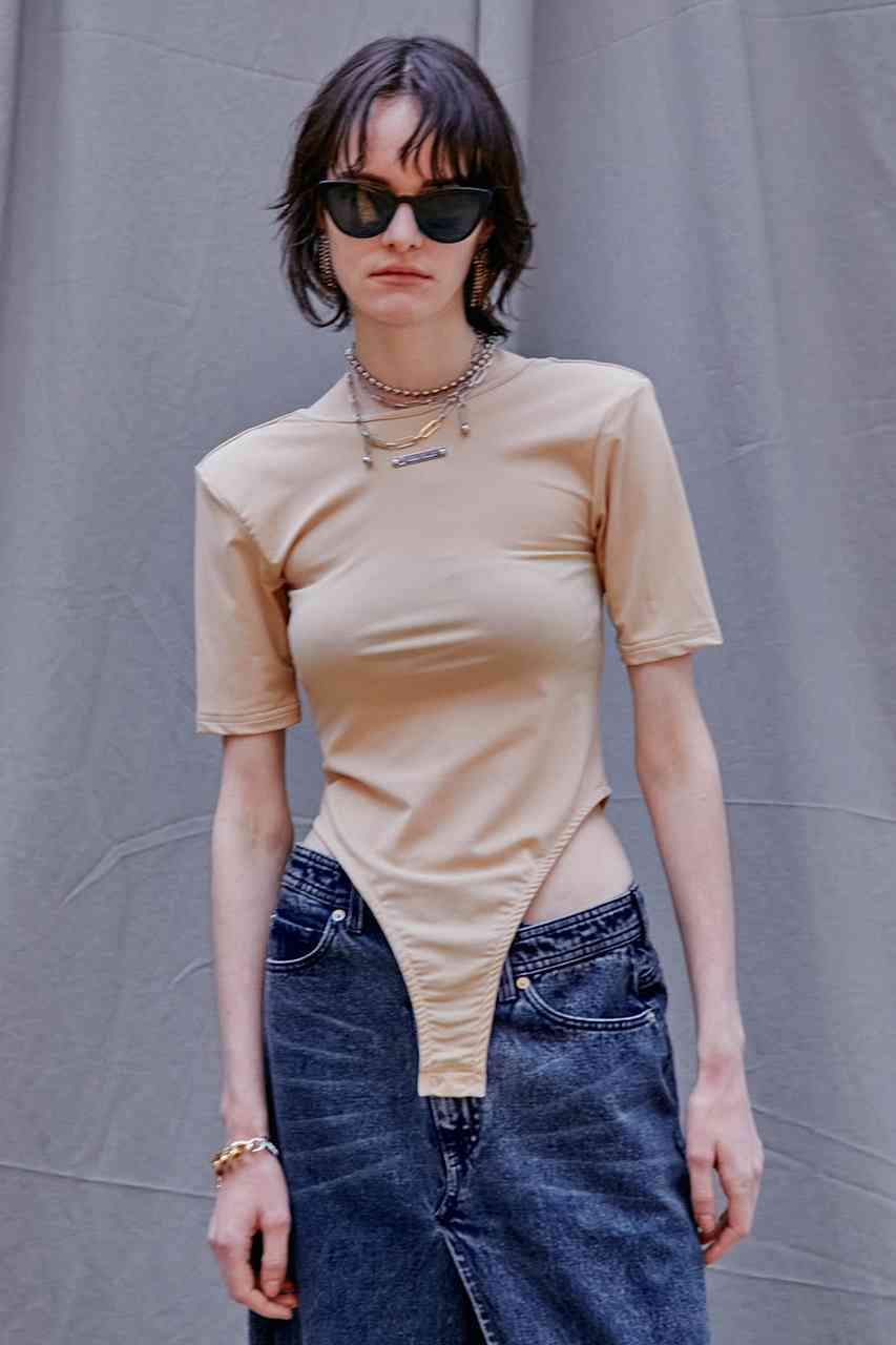 久々に都心に出たら下半身が際どすぎる服を見かけたけど流行ってる？→マジで流行ってるらしい