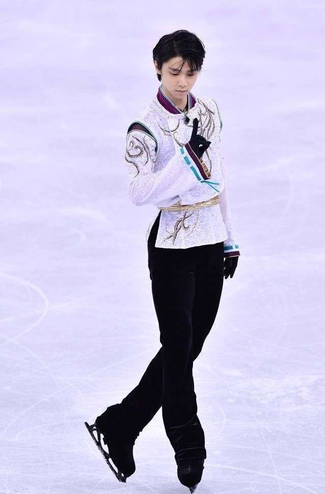 羽生結弦、グッチ着こなす“美麗ショット”に反響「今まで見たことない羽生くん！」「カッコ良すぎ」「美しい！」