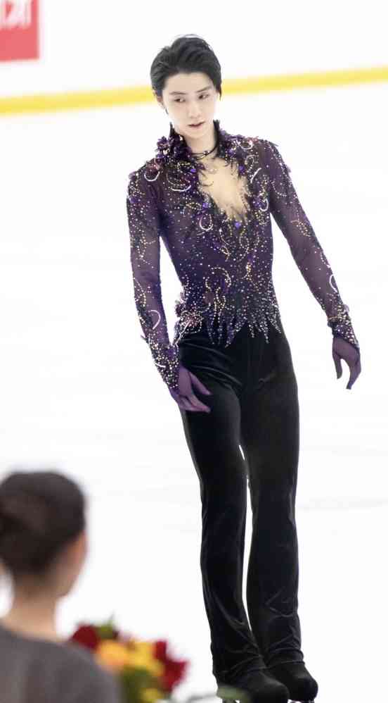 羽生結弦、グッチ着こなす“美麗ショット”に反響「今まで見たことない羽生くん！」「カッコ良すぎ」「美しい！」