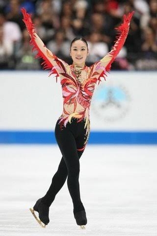 羽生結弦、グッチ着こなす“美麗ショット”に反響「今まで見たことない羽生くん！」「カッコ良すぎ」「美しい！」