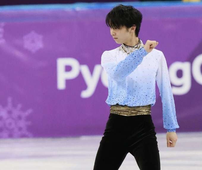 羽生結弦、グッチ着こなす“美麗ショット”に反響「今まで見たことない羽生くん！」「カッコ良すぎ」「美しい！」