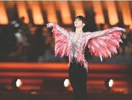 羽生結弦、グッチ着こなす“美麗ショット”に反響「今まで見たことない羽生くん！」「カッコ良すぎ」「美しい！」