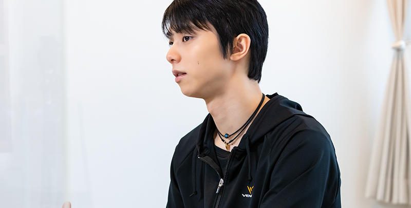 羽生結弦、グッチ着こなす“美麗ショット”に反響「今まで見たことない羽生くん！」「カッコ良すぎ」「美しい！」