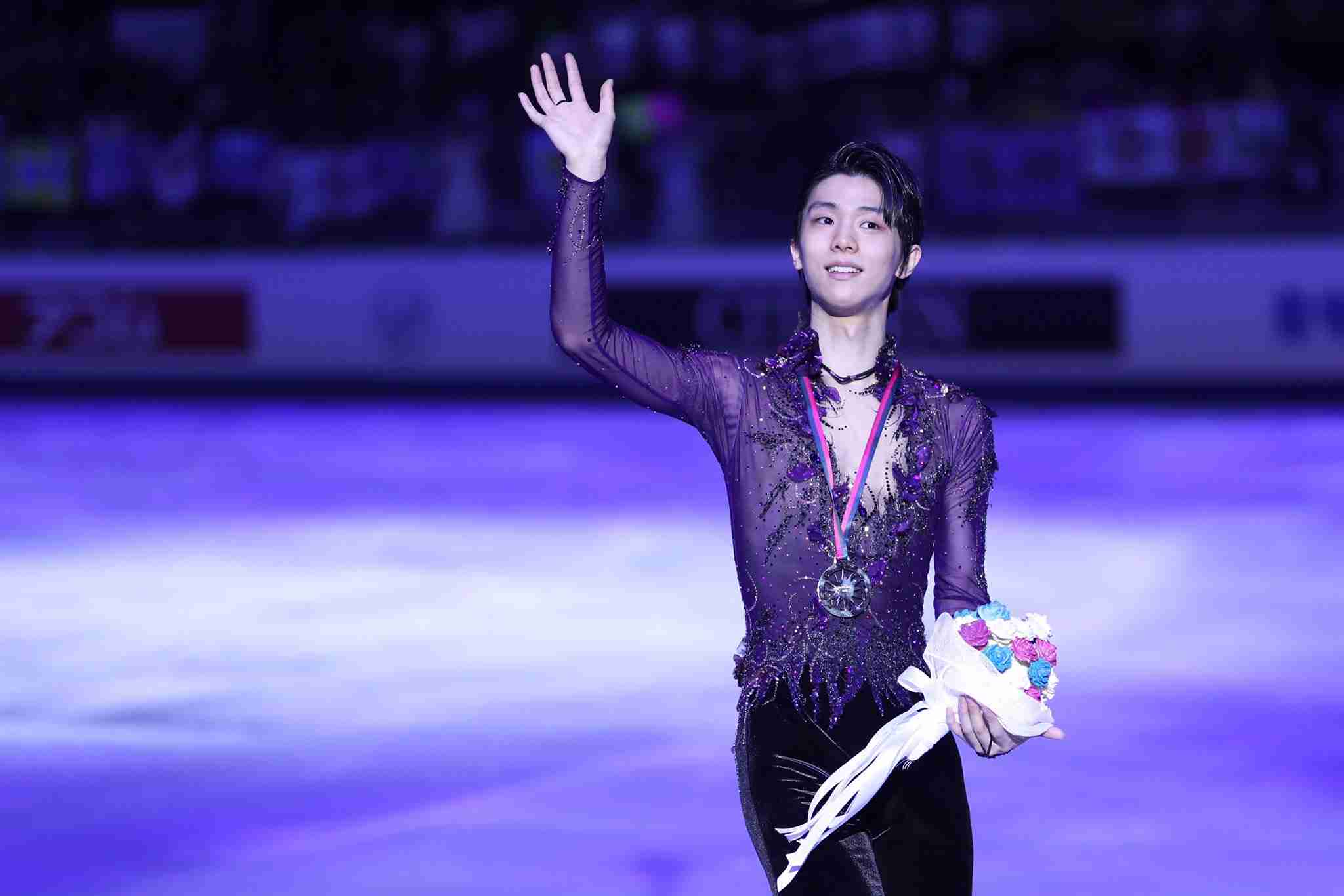 羽生結弦、グッチ着こなす“美麗ショット”に反響「今まで見たことない羽生くん！」「カッコ良すぎ」「美しい！」