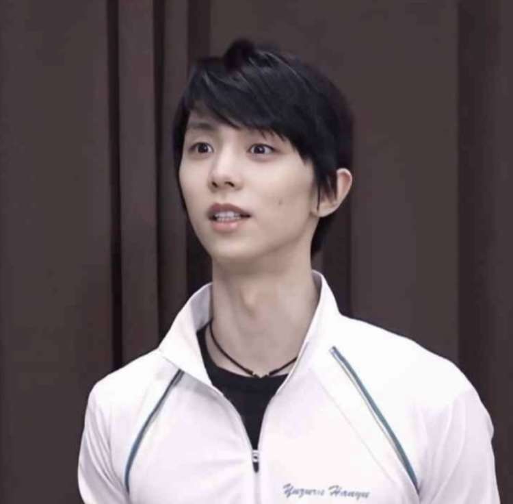 羽生結弦、グッチ着こなす“美麗ショット”に反響「今まで見たことない羽生くん！」「カッコ良すぎ」「美しい！」