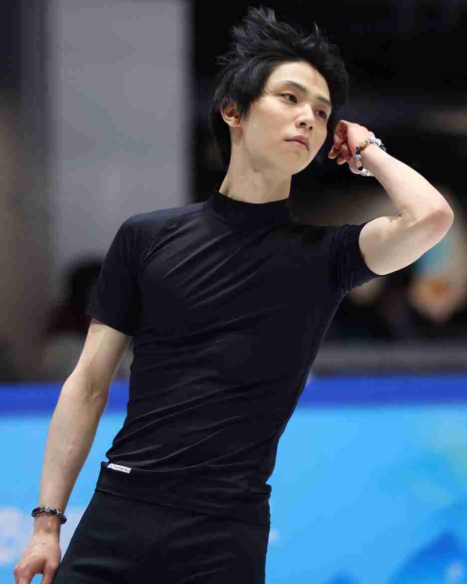 羽生結弦、グッチ着こなす“美麗ショット”に反響「今まで見たことない羽生くん！」「カッコ良すぎ」「美しい！」