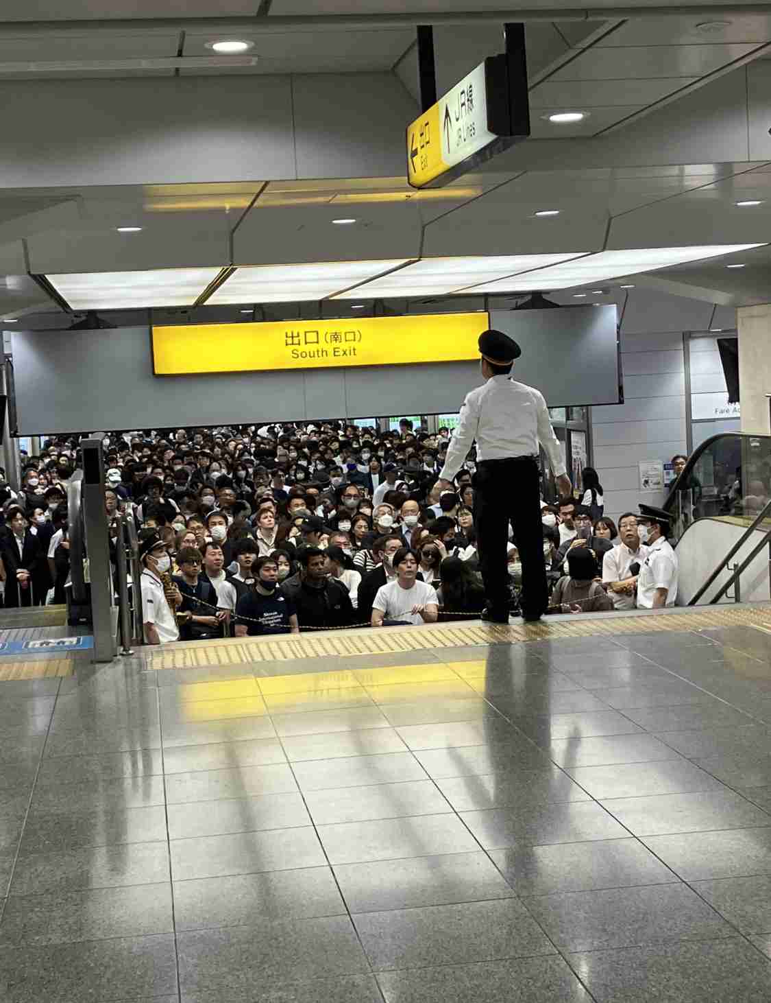 新幹線再開も「えげつない」名古屋駅　長蛇の列が駅の外まで