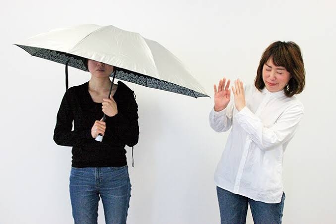 雨の日に嫌な他人の行動