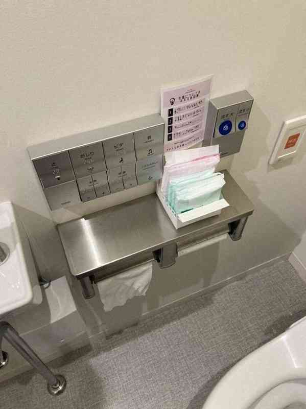 トイレに生理用品を分かりやすく置きますか？