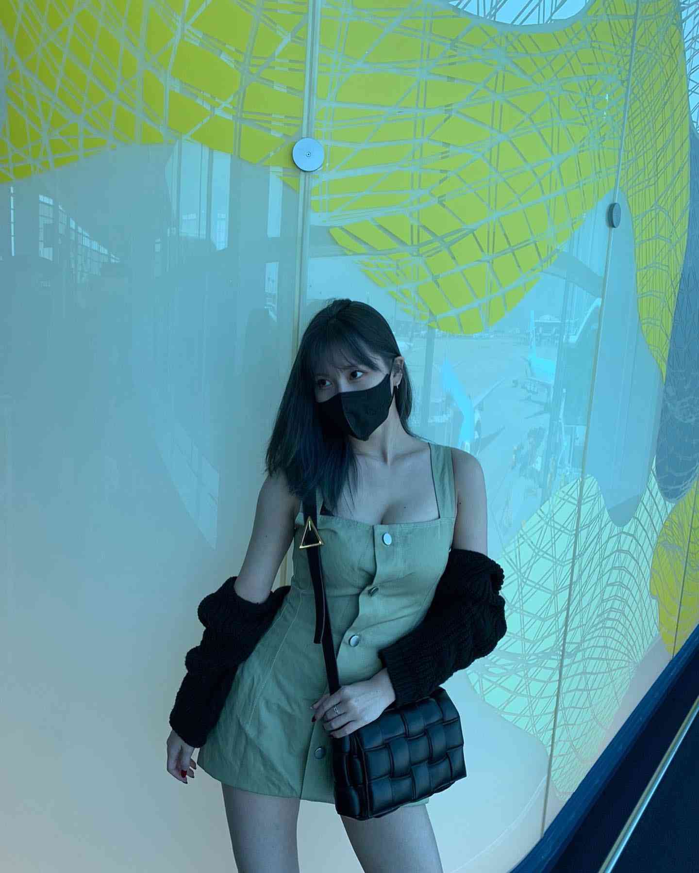 胸の谷間を見せる女性どう思いますか?Part3