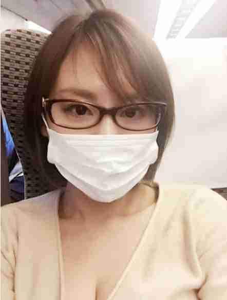 胸の谷間を見せる女性どう思いますか?Part3