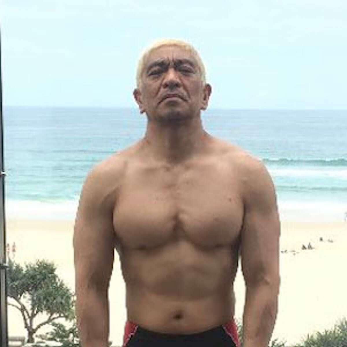 浅野忠信、鍛え上げた大胸筋と割れた腹筋公開　10キロ減で「筋肉もいい感じ」筋トレ3カ月