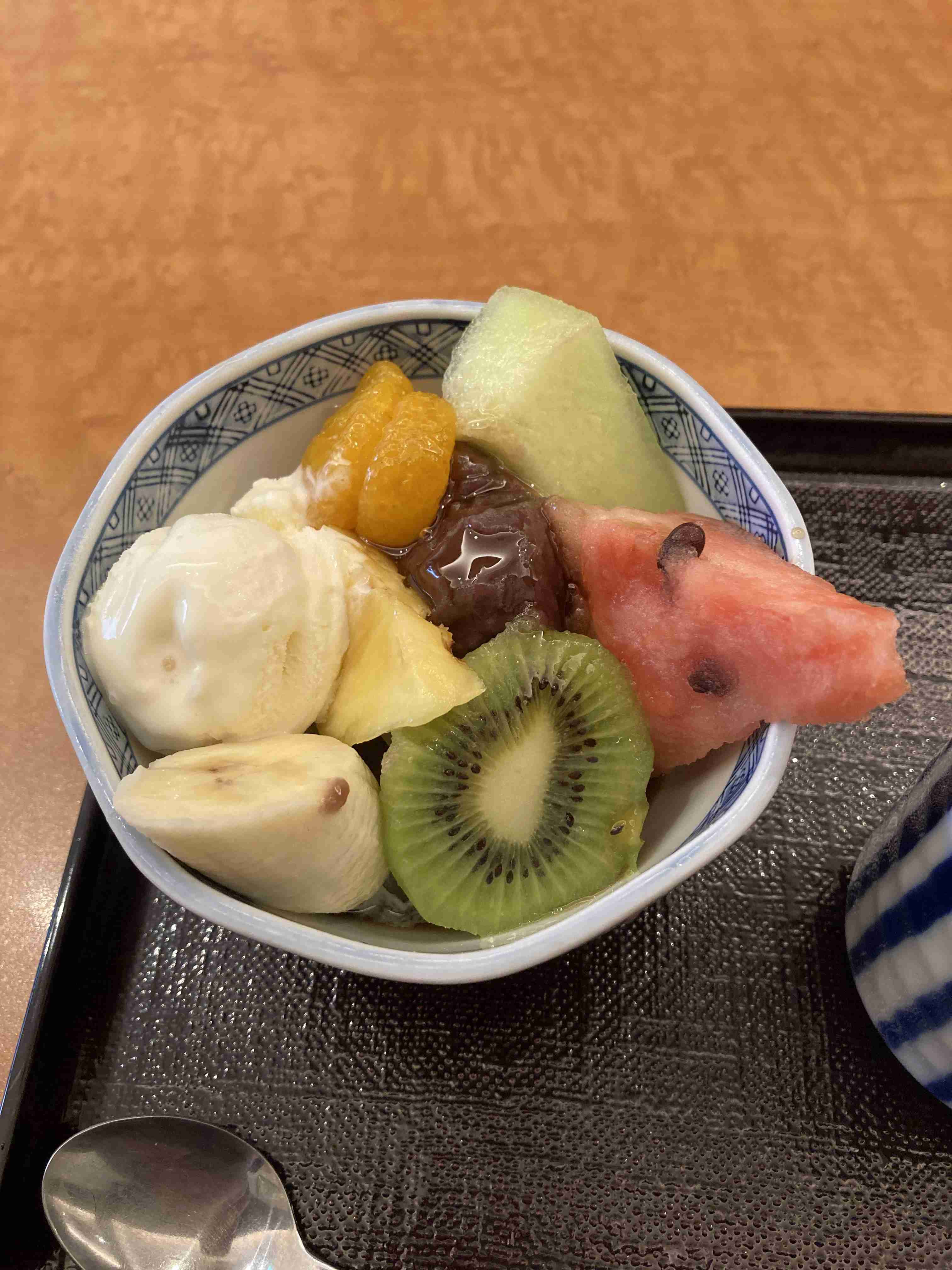 あんみつ好きな人ー!