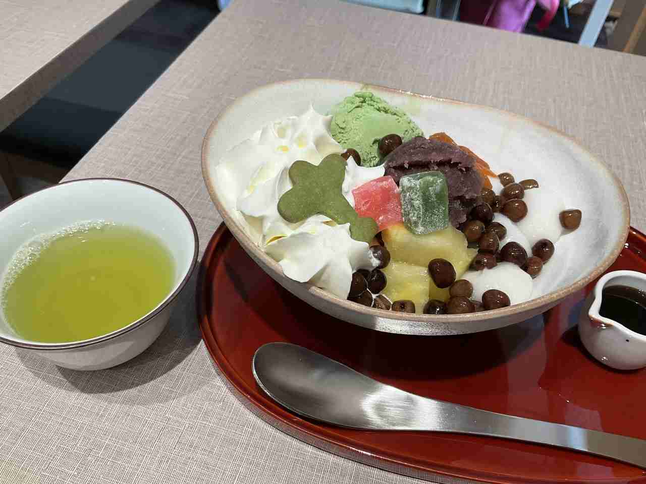 あんみつ好きな人ー!