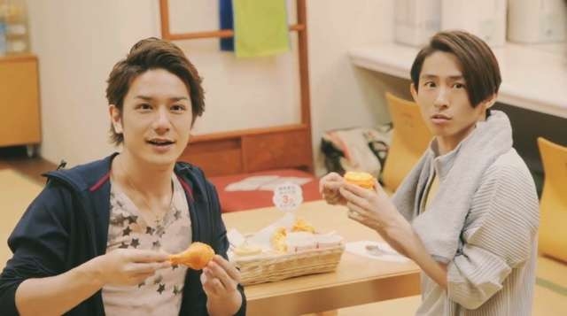 滝沢秀明氏 チキン写真投稿で匂わせ? ファン騒然「ケンタッキーですか !?」