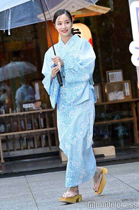 広瀬すず「大人っぽい」水色の浴衣姿で登場　影響を受けた人「姉が進んだ道をちょこちょこと」