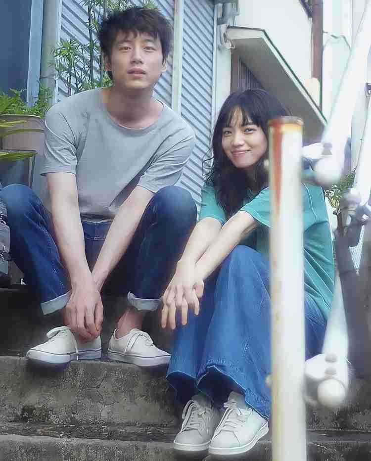 【画像】多分UNIQLOじゃないのにUNIQLOっぽく見えるファッションを貼っていこう part4