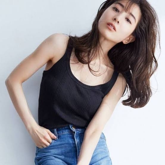 【画像】多分UNIQLOじゃないのにUNIQLOっぽく見えるファッションを貼っていこう part4
