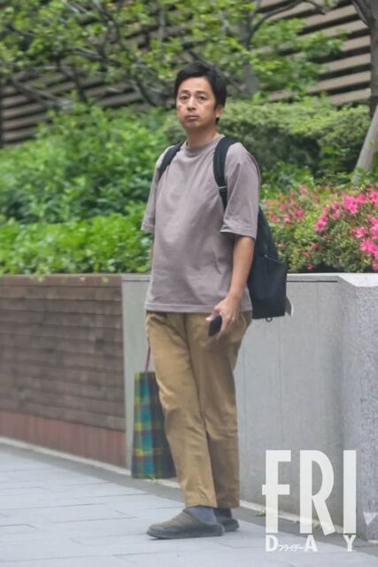 【画像】多分UNIQLOじゃないのにUNIQLOっぽく見えるファッションを貼っていこう part4