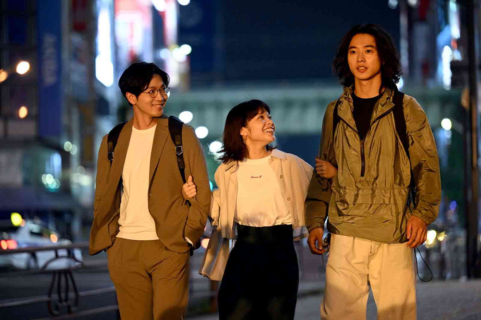 【画像】多分UNIQLOじゃないのにUNIQLOっぽく見えるファッションを貼っていこう part4
