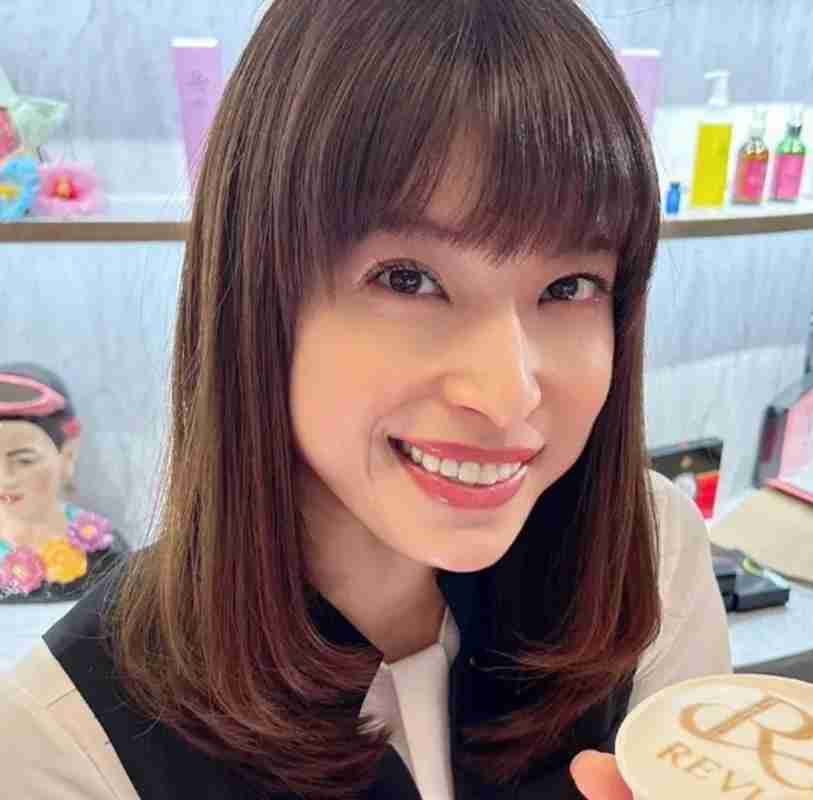 《2度目の不倫》上原多香子、広告塔つとめる高級化粧品ブランド店に出てこない「8月以降の出勤も未定」の異変