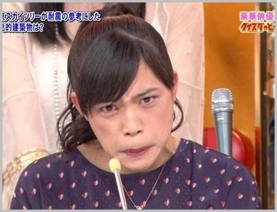 川口春奈、太ももあらわ愛用の超ミニサウナ着で“サ活” 汗だく姿に「肌綺麗～」「色っぽはーちゃん」