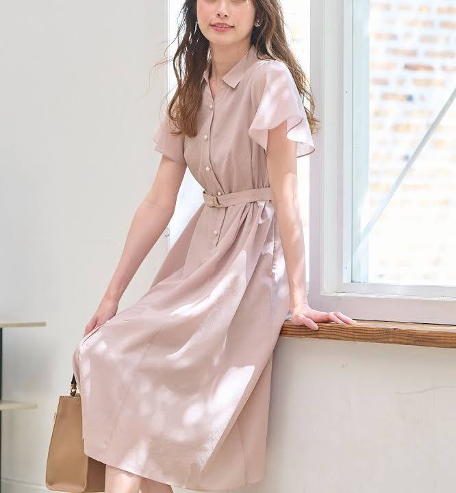 真夏の仕事帰りテラスデートの服