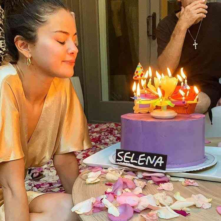 セレーナ・ゴメスがセレブ友のフォローを次々解除　SNSに嫌気さした？