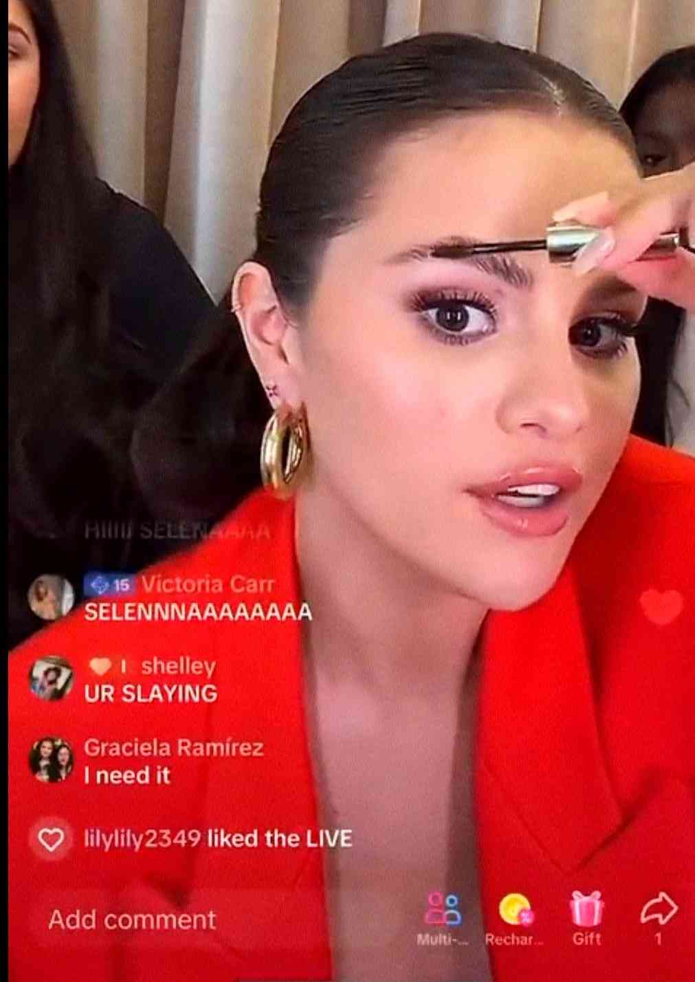 セレーナ・ゴメスがセレブ友のフォローを次々解除　SNSに嫌気さした？