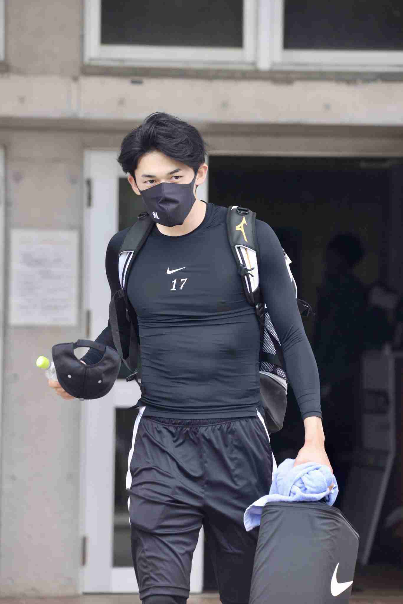 ロッテ痛恨　佐々木朗希が左脇腹肉離れで約２カ月離脱へ　登録抹消　吉井監督は今季中の復帰に期待も「彼の回復力がどうか」