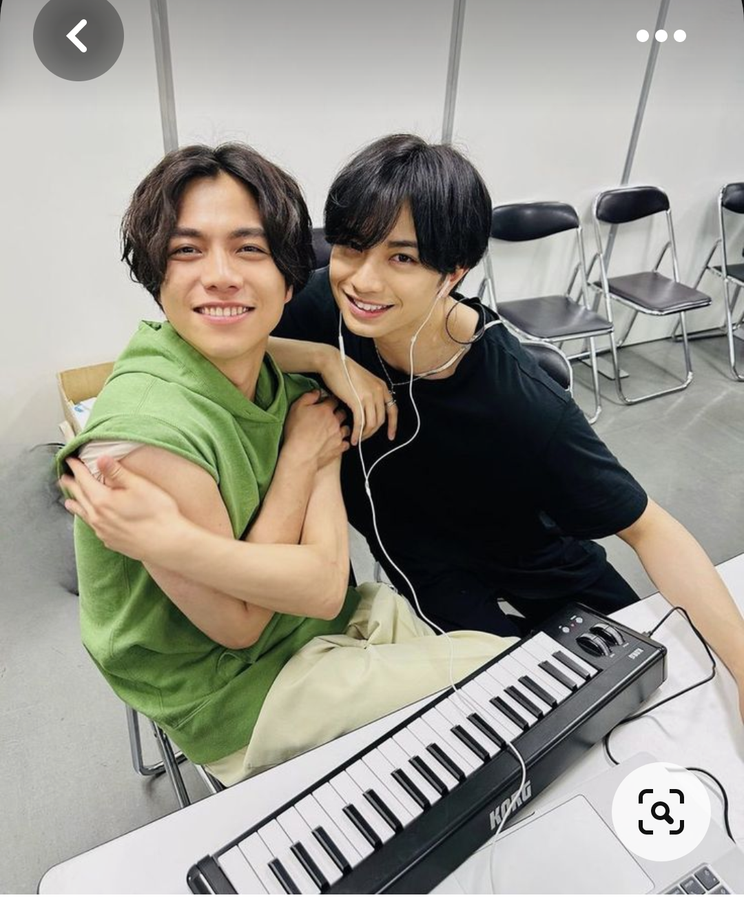 全身黒の服装で颯爽と…『Sexy Zone』中島健人「ジャニーズの王子様が本気で目論む」海外進出
