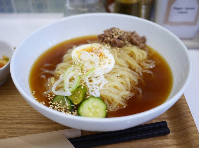 住んでる場所(出身地)と定期的に食べたくなるものを教えて