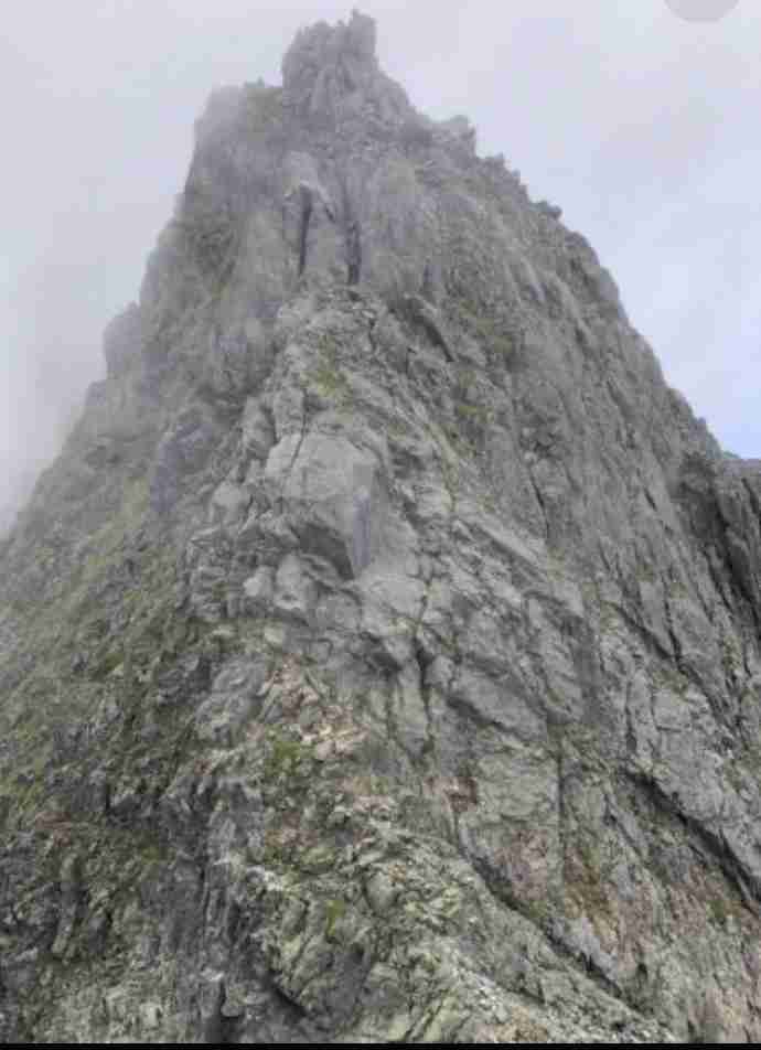 北アルプス前穂高岳で女性2人滑落 兵庫の51歳が死亡、もう1人心肺停止 山岳遭難5件相次ぐ
