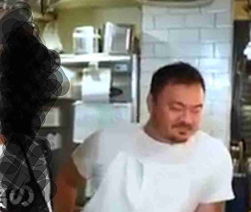 鳥羽シェフ、不倫発覚後の映画チケット販売　監督は公開に難色「恩を仇で返したくない」　予告に妻子の姿