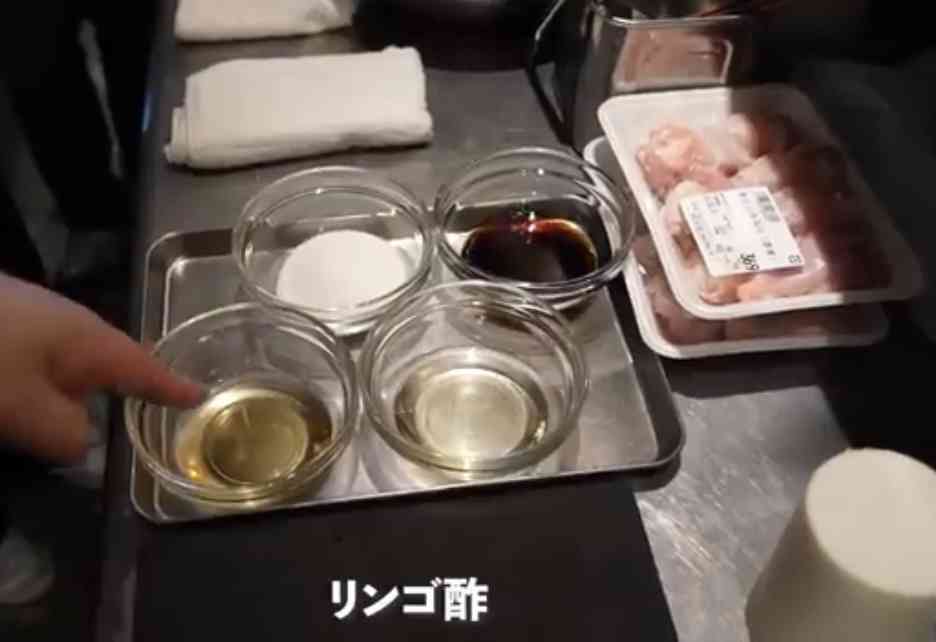 鳥羽シェフ、不倫発覚後の映画チケット販売　監督は公開に難色「恩を仇で返したくない」　予告に妻子の姿