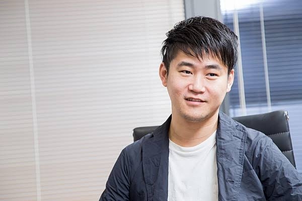 鳥羽シェフ、不倫発覚後の映画チケット販売 監督は公開に難色「恩を仇で返したくない」 予告に妻子の姿